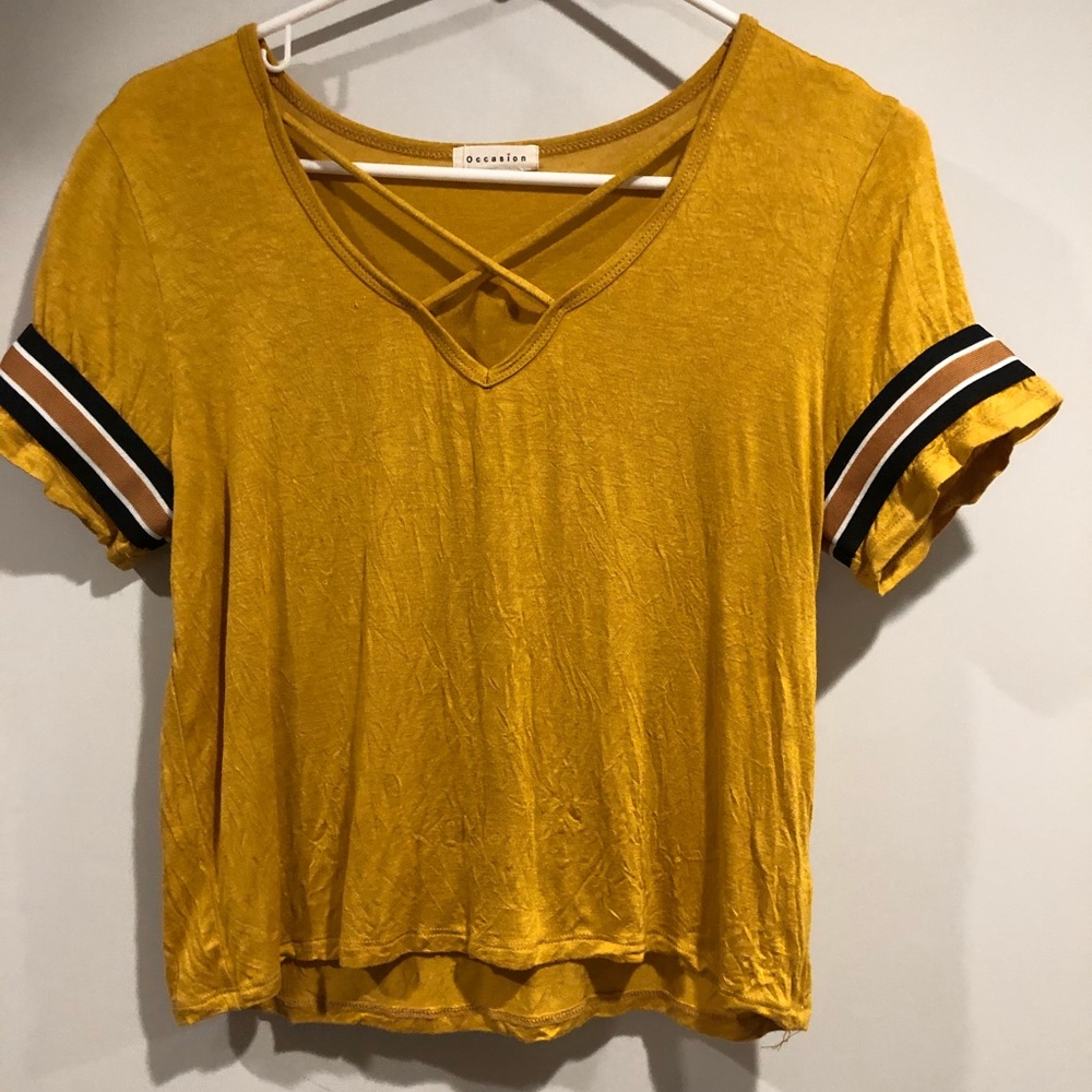 L: Yellow Occasion Brand Crop Top ✨